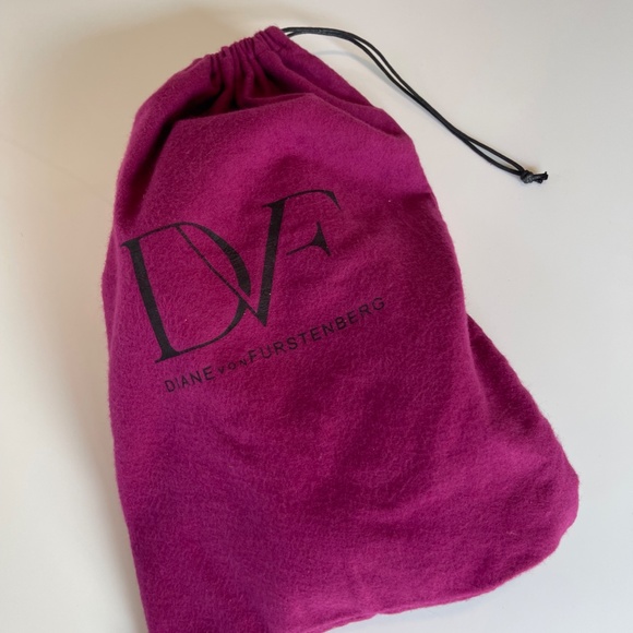 DvF Anette Leopard-Print Calf Hair Pump, Size 8.5 - Picture 11 of 11